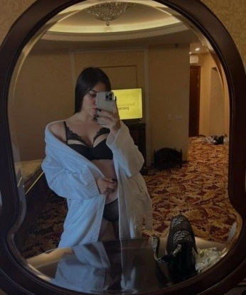 Опытная, развратная блондинка приглашает в гости и окунуться в мир страсти и наслаждения. Забудь обо всех проблемах и расслабься со мной. Я знаю, чего ты хочешь! 2053, 21 год