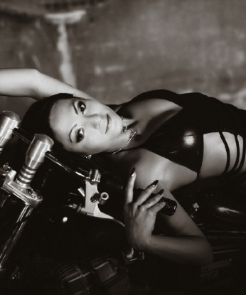 Очаровательная нимфоманка приглашает на интимное свидание состоятельного джентльмена. Позволь мне утолить твои жгучие страсти и желания, обеспечу тебе незабываемый отдых и расслабление. Доверься мне и ты не пожалеешь! 2116, 36 лет